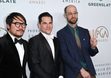 LOS ANGELES, CA. 25 Şubat 2023: Daniel Kwan, Jonathan Wang ve Daniel Scheinert Beverly Hilton Otel 'de düzenlenen 34.