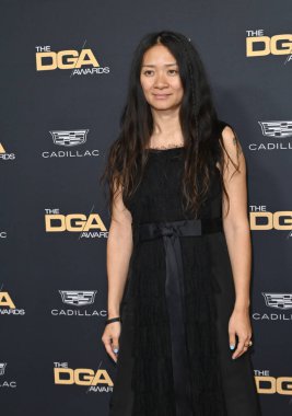 LOS ANGELES, CA. 18 Şubat 2023: 75. Geleneksel Yönetmenler Birliği Ödülleri 'nde Chloe Zhao Beverly Hilton Oteli' nde