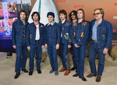 LOS ANGELES, CA. 16 Şubat 2023: The Nude Party Outer Banks 'in Regency Village Theatre' daki 3. sezon galasında