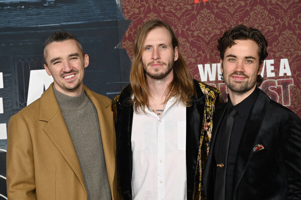 ЛОС-АНДЖЕЛЕС, Калифорния. 22 февраля 2023 года: Народные воры на премьере фильма "У нас есть призрак" в Тедумском театре, Голливуд