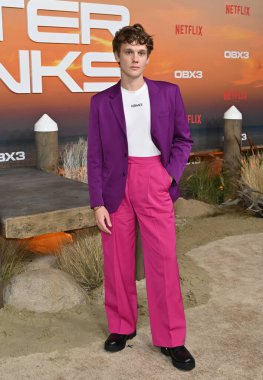 LOS ANGELES, CA. 16 Şubat 2023: Hunter Doohan Outer Banks 'in Regency Village Theatre' daki 3. sezon galasında