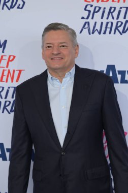 Santa Monica, ABD 'de. 25 Şubat 2024: Ted Sarandos Santa Monica 'da 2024 Film Bağımsız Ruh Ödülleri' nde