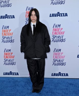 Santa Monica, ABD 'de. 25 Şubat 2024: Billie Eilish Santa Monica 'da 2024 Film Bağımsız Ruh Ödülleri' nde