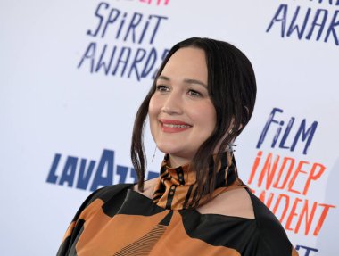 Santa Monica, ABD 'de. 25 Şubat 2024: Lily Gladstone Santa Monica 'da 2024 Film Bağımsız Ruh Ödülleri' nde