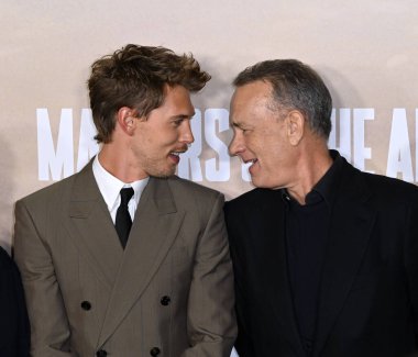 LOS ANGELES, ABD. 10 Ocak 2024: Austin Butler & Tom Hanks Mann Village Tiyatrosu 'nda Masters of the Air' in galasında