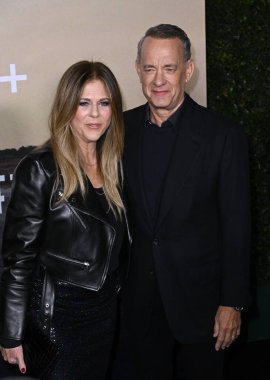 LOS ANGELES, ABD. 10 Ocak 2024: Tom Hanks & Rita Wilson Mann Village Tiyatrosu 'nda Masters of the Air' in galasında