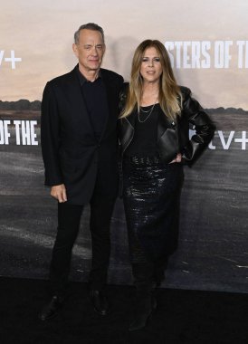 LOS ANGELES, ABD. 10 Ocak 2024: Tom Hanks & Rita Wilson Mann Village Tiyatrosu 'nda Masters of the Air' in galasında