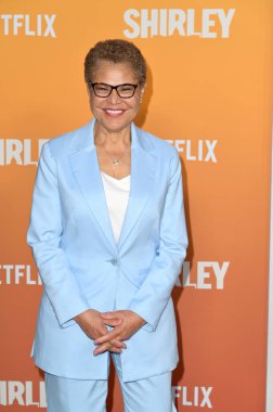 LOS ANGELES, ABD. 19 Mart 2024: Los Angeles Belediye Başkanı Karen Bass Shirley 'nin Mısır Tiyatrosu' ndaki galasında