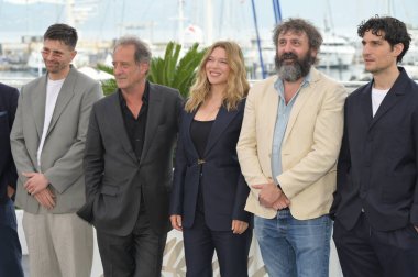 FRANSA, FRANSA. 15 Mayıs 2024: Raphael Quenard, Vincent LIndon, Lea Seydoux, Quentin Dupieux & Louis Garrel, The Second Act foto call at the 77. Festival de Cannes