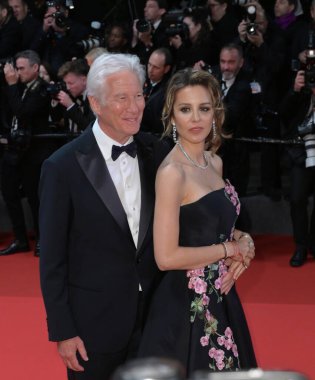 FRANSA, FRANSA. 17 Mayıs 2024: Richard Gere & Alejandra Silva, Oh Canada 'nın 77.