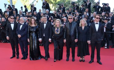 FRANSA, FRANSA. 21 Mayıs 2024: Fabrice Luchini, Christophe Honore, Chiara Mastroianni, Melvil Poupaud, Catherine Deneuve, Benjamin Biolay, Nicole Garcia & Hugh Skinner, Marcello Mio 'nun 77.