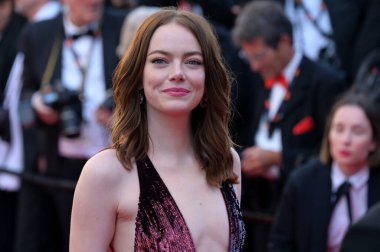 FRANSA, FRANSA. 17 Mayıs 2024: Emma Stone, Cannes Festivali 'ndeki Kinds of Kindness prömiyerinde.