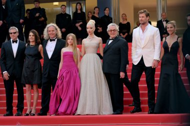 FRANSA, FRANSA. 15 Mayıs 2024: Michael De Luca, Pamela Abdy, Doug Mitchell, Alyla Browne, Anya Taylor-Joy, George Miller, Tom Burke, Chris Hemsworth & Elsa Pataky in the Furiosa: A Mad Max Saga premiere at the 77. Festival de Cannes