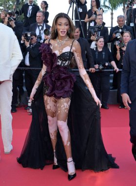 FRANSA, FRANSA. 22 Mayıs 2024: Winnie Harlow 77. Cannes Festivali 'nde Le Comte De Monte-Cristo prömiyerinde