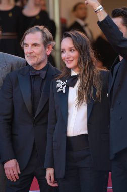 FRANSA, FRANSA. 22 Mayıs 2024: Matthieu Delaporte & Anais Demoustier 77. Cannes Festivali 'nde Le Comte De Monte-Cristo prömiyerinde