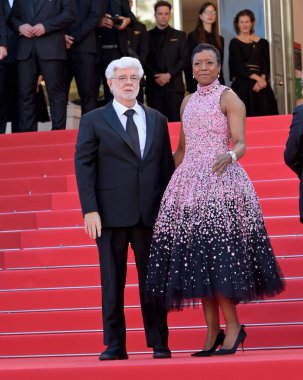 FRANSA, FRANSA. 25 Mayıs 2024: George Lucas & Mellody Hobson, 77. Cannes Festivali Kapanış Töreni 'nde