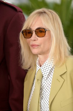 FRANSA, FRANSA. 15 Mayıs 2024: 77. Cannes Festivali 'ndeki Jüri fotoğraf çekiminde Emmanuelle Beart