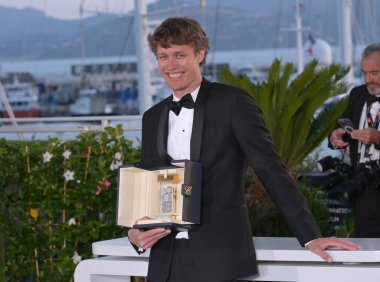 FRANSA, FRANSA. 25 Mayıs 2024 Halfdan Ullmann Tondel, Cannes Festivali 'ndeki Palme d' Or Ödülleri fotoğraf aramasında.