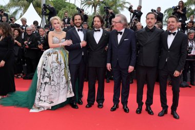 FRANSA, FRANSA. 20 Mayıs 2024: Amy Baer, Maria Bakalova, Ali Abbasi, Sebastian Stan, Martin Donovan, Daniel Bekerman & Jacob Jarek, The Apprentice premiere at the 77.
