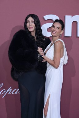 Antibes, Frances. 23 Mayıs 2024: Cher & Demi Moore Hotel du Cap d 'Antibes' deki 30.