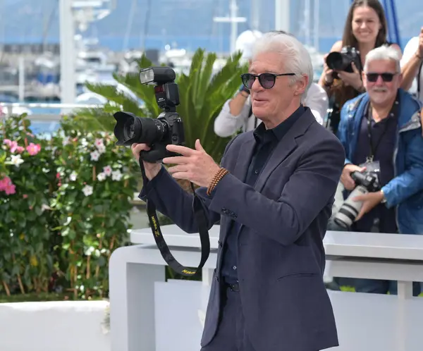 FRANSA, FRANSA. 18 Mayıs 2024: 77. Cannes Festivali 'ndeki Kanada fotoğraf çekiminde Richard Gere