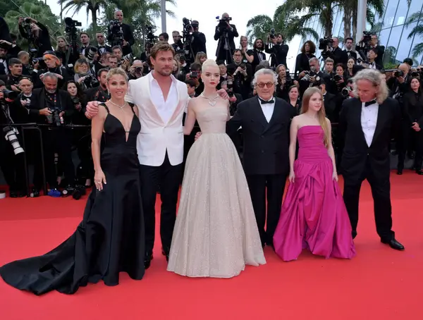 FRANSA, FRANSA. 15 Mayıs 2024: Elsa Pataky, Chris Hemsworth, Anya Taylor-Joy, George Miller, Alyla Browne, Doug Mitchell & Tom Burke Furiosa 'da: A Mad Max Saga galası