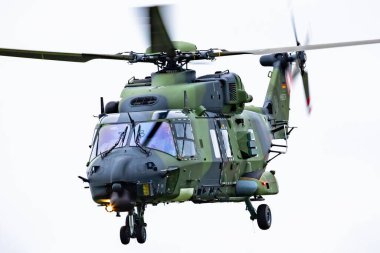 Zeltweg, Avusturya - 6 Eylül 2019: Askeri helikopter hava üssünde. Hava Kuvvetleri uçuş operasyonu. Havacılık ve uçak. Hava savunması. Askeri endüstri. Uç ve uç.