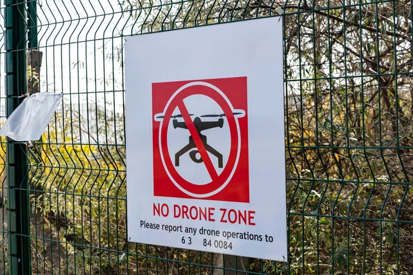 İHA bölgesi işareti yok. İHA uçuşu yasaklandı ve yasaklandı. Havaalanı güvenliği.