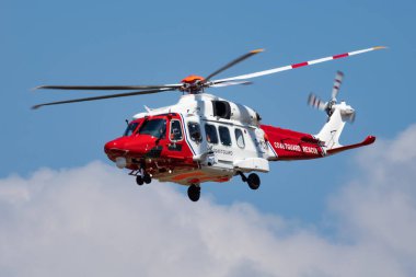Fairford / Birleşik Krallık - 12 Temmuz 2018: Hm Sahil Güvenlik Agustawestland Aw-189 G-Mcgw arama ve kurtarma helikopteri Riat Royal International Air Tattoo 2018 uçuş gösterisi için iniş yaptı