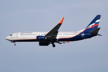 Milan, İtalya - 7 Nisan 2017: Aeroflot yolcu uçağı havaalanında. Uçuş planını ayarlayın. Havacılık ve uçak. Hava ulaşımı. Küresel uluslararası ulaşım. Uç ve uç.