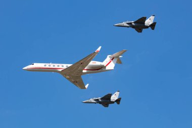 Radom, Polonya - 26 Ağustos 2023: Polonya Hava Kuvvetleri Gulfstream G550 VIP başkanlık nakil uçağı. Havacılık ve askeri uçak.