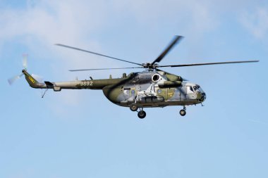 Ostrava, Çek Cumhuriyeti - 15 Eylül 2018: Askeri helikopter hava üssünde. Hava Kuvvetleri uçuş operasyonu. Havacılık ve uçak. Hava savunması. Askeri endüstri. Uç ve uç.