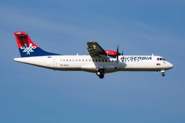 Viyana, Avusturya - 20 Mayıs 2018: Air Serbia ATR-72 YU-ALU yolcu uçağı Viyana Havaalanına iniş yaptı
