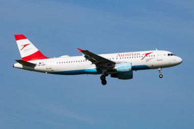 Viyana, Avusturya - 20 Mayıs 2018: Avusturya Havayolları Airbus A320 OE-LBO yolcu uçağı Viyana Havaalanına iniş ve iniş yaptı