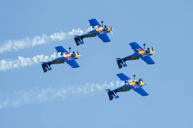 Zeltweg, Avusturya - 28 Haziran 2013: Havaalanında sivil uçak. Havacılık ve uçak. Ticari ve genel havacılık. Havacılık endüstrisi. Uç ve uç.