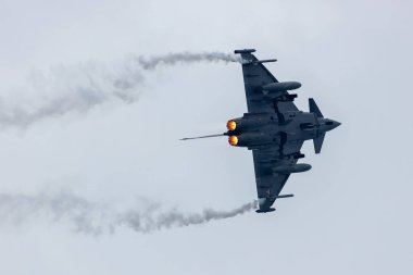 Zeltweg, Avusturya - 6 Eylül 2019: Askeri savaş uçağı hava üssünde. Hava Kuvvetleri uçuş operasyonu. Havacılık ve uçak. Hava savunması. Askeri endüstri. Uç ve uç.