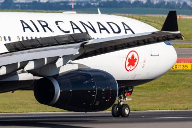 Viyana, Avusturya - 23 Haziran 2024: Air Canada Airbus A330-300 yolcu uçağı havaalanında. Havacılık ve uçak. Hava taşımacılığı ve seyahat. Uç ve uç.