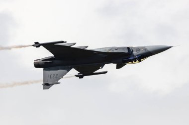 Zeltweg, Avusturya - 3 Eylül 2022: İsveç Hava Kuvvetleri SAAB JAS 39 Gripen. Askeri savaş uçağı hava üssünde. Uçuş operasyonu. Havacılık ve uçak. Hava savunması. Uç ve uç.