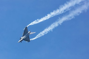 Zeltweg, Avusturya - 3 Eylül 2022: Avusturya Hava Kuvvetleri Eurofighter Typhoon. Askeri savaş uçağı hava üssünde. Uçuş operasyonu. Havacılık ve uçak. Hava savunması. Uç ve uç.