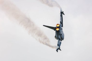 Zeltweg, Avusturya - 3 Eylül 2022: Avusturya Hava Kuvvetleri Eurofighter Typhoon. Askeri savaş uçağı hava üssünde. Uçuş operasyonu. Havacılık ve uçak. Hava savunması. Uç ve uç.