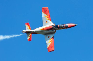 Zeltweg, Avusturya - 4 Eylül 2019: İspanyol Hava Kuvvetleri Patrulla Aguila akrobatik gösteri ekibi. Havacılık ve uçak. Hava kuvvetleri. Askeri endüstri. Uç ve uç.