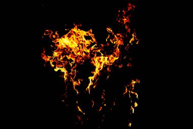 Ateş alevi dokusu. Yanan malzeme arka planı. Yanık izi. Alev ve meşale duvar kağıdı. Isı ve sis perdesi. Patlama ve sıcak arkaplan.