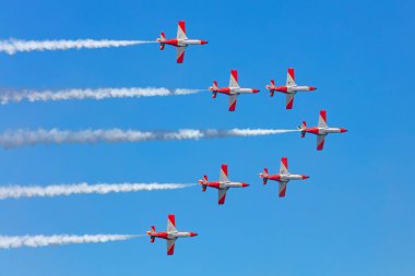 Zeltweg, Avusturya - 4 Eylül 2019: İspanyol Hava Kuvvetleri Patrulla Aguila akrobatik gösteri ekibi. Havacılık ve uçak. Hava kuvvetleri. Askeri endüstri. Uç ve uç.