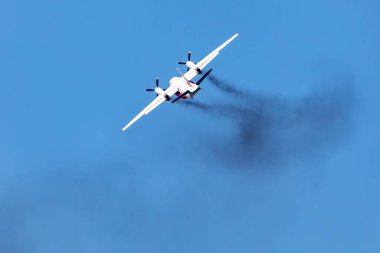 Piestany, Slovakya - 14 Haziran 2025: XENA Antonov An-32 havaalanında itfaiye uçağı. Havacılık ve uçak. Hava taşımacılığı ve taşımacılığı. Uç ve uç.