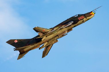 Radom, Polonya - 22 Ağustos 2015: Polonya Hava Kuvvetleri Sukhoi Su-22 Fitter savaş uçağı hava üssünde. Uçuş operasyonu. Askeri havacılık. Hava savunması.