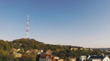 Kuş bakışı bakışıyla eski şehir Lviv. Eski Avrupa şehrinin Panoraması.