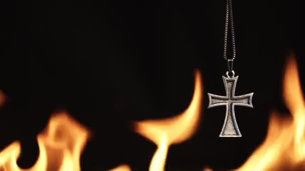 Christelijke Religie Symbool Kruis Vuur Vlammen — Stockvideo