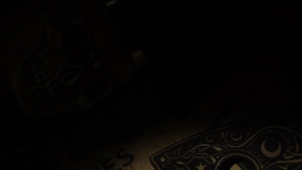 Cabeza Del Cráneo Tablero Brujas Ouija — Vídeo de stock
