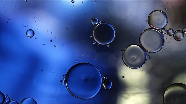 Abstrato Colorido Food Oil Gotas Bolhas Esferas Fluindo Superfície Água — Fotografia de Stock