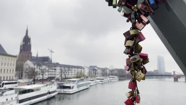 Love Locks Iron Footbridge Eiserner Steg Francoforte Germania — Video Stock